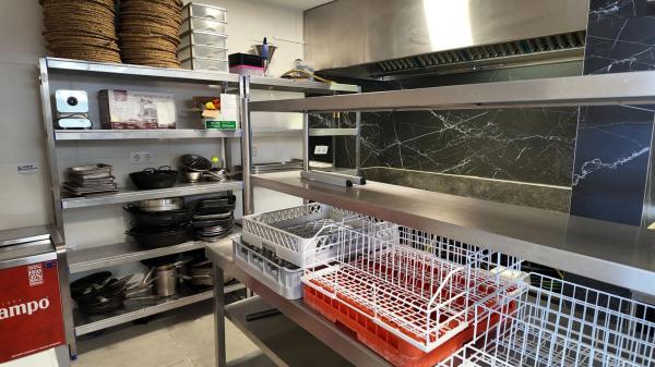 Local en calle Riu Alcorà, 14