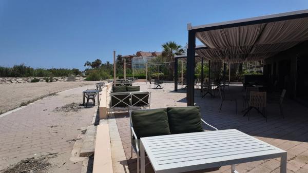 Local en calle Riu Alcorà, 14