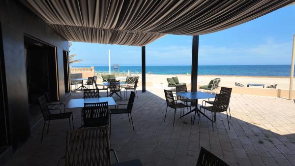 Local en calle Riu Alcorà, 14