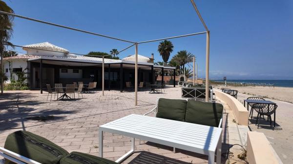 Local en calle Riu Alcorà, 14