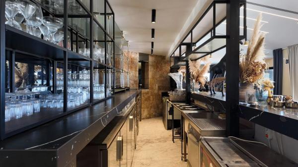 Local en calle Riu Alcorà, 14