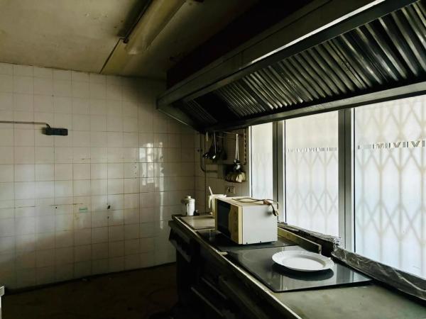 Local en carretera de les Marines