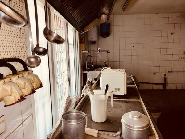 Local en carretera de les Marines