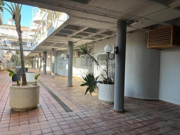 Local en carretera de les Marines