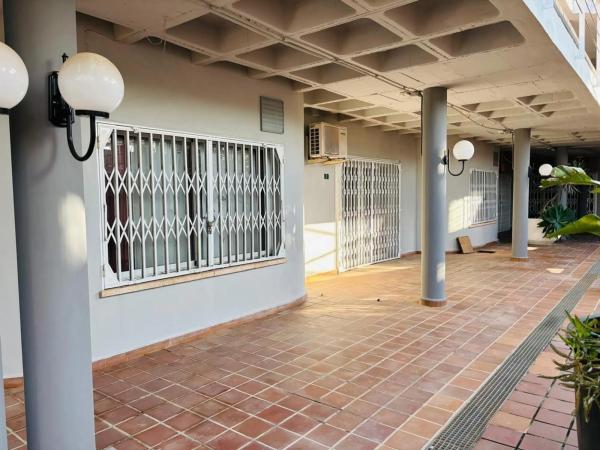 Local en carretera de les Marines