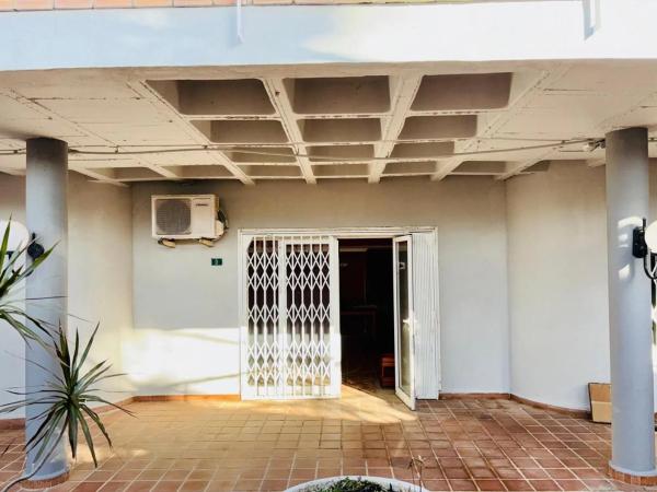 Local en carretera de les Marines