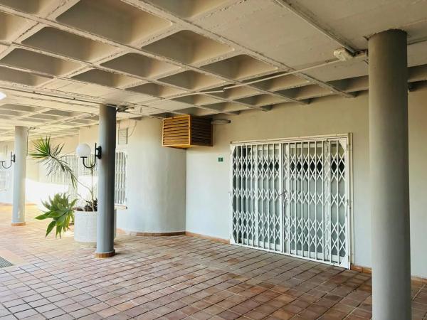 Local en carretera de les Marines