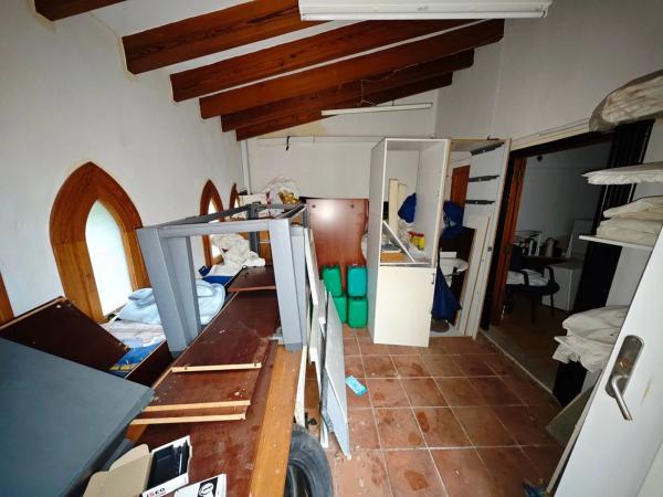 Local en avenida Pego, 1