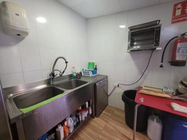 Local en carretera de les Marines a Dénia, 53