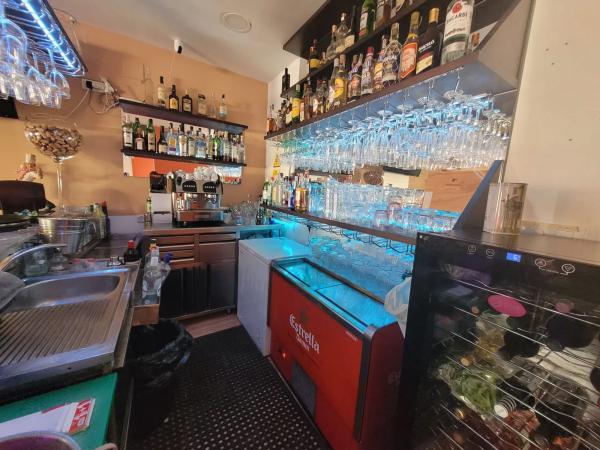 Local en carretera de les Marines a Dénia, 53