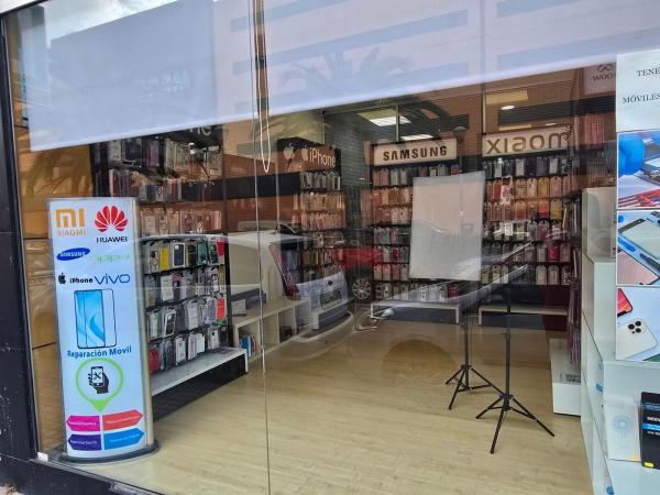 Local en paseo del Saladar, 1