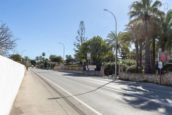 Local en carretera de les Marines a Dénia