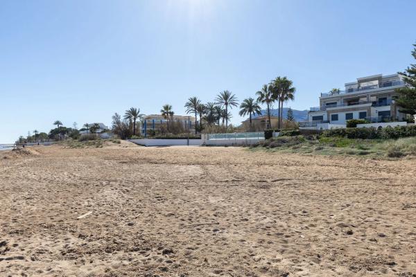 Local en carretera de les Marines a Dénia