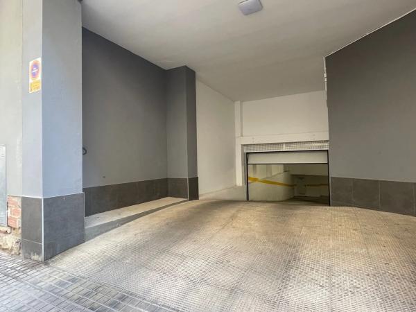 Local en calle Túria, 9