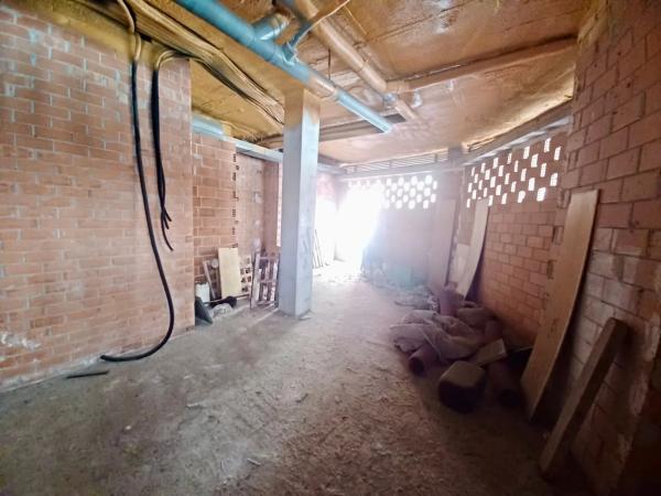 Local en calle de Juan Botella