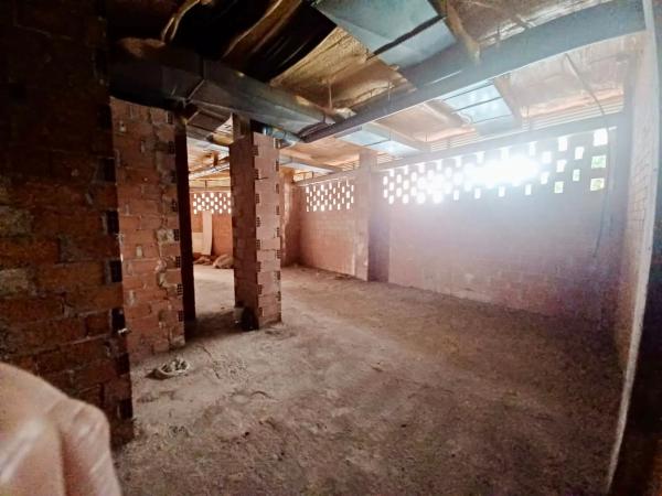 Local en calle de Juan Botella