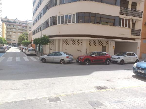 Local en calle de Juan Botella