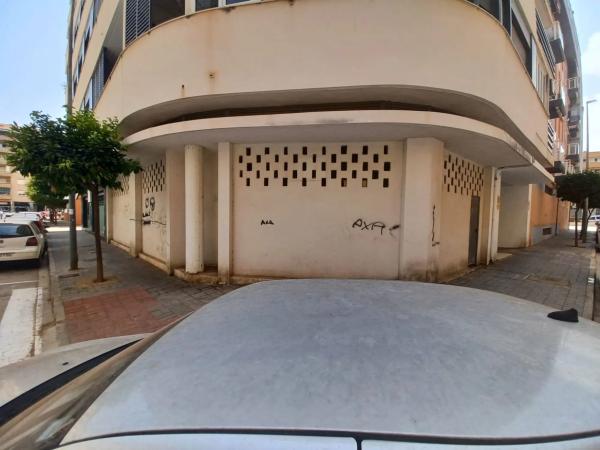 Local en calle de Juan Botella