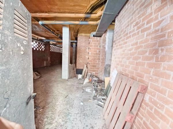 Local en calle de Juan Botella