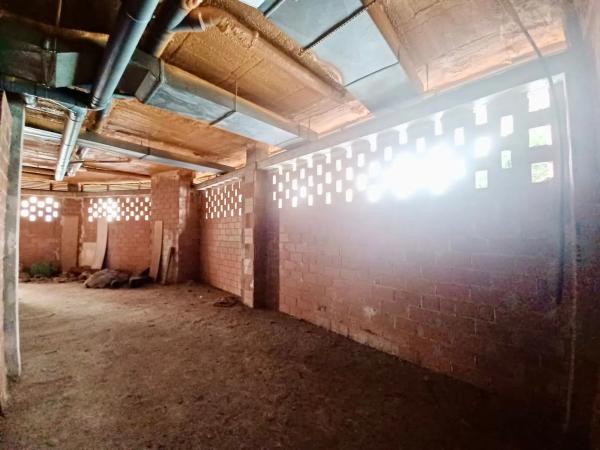 Local en calle de Juan Botella