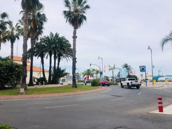 Local en paseo del Saladar, 103