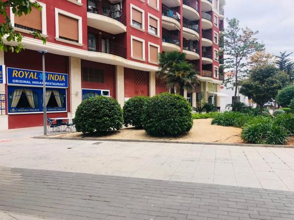 Local en paseo del Saladar, 103