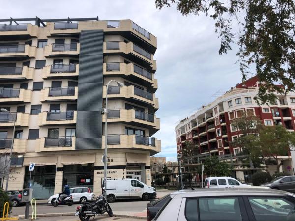 Local en paseo del Saladar, 103