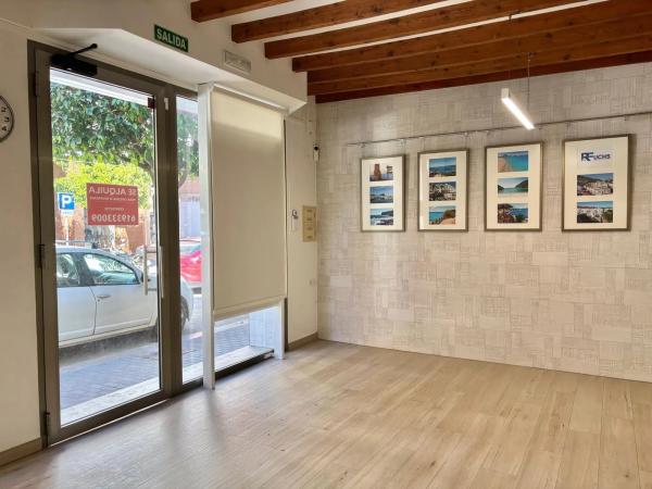 Local en calle de Diana, 35