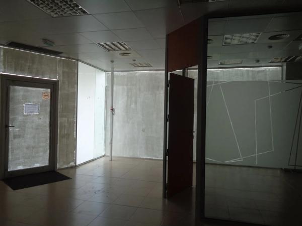 Local o nave en avenida Oeste