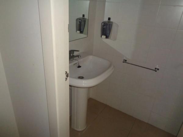 Local o nave en avenida Oeste