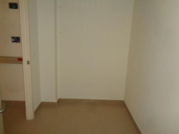 Local o nave en avenida Oeste