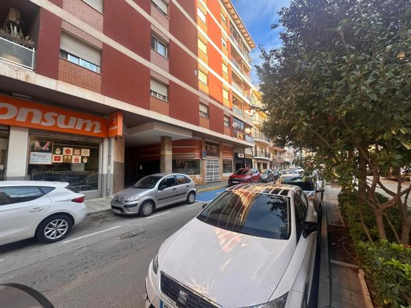 Local en rentabilidad en paseo del Saladar, 35