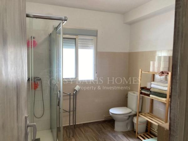 Local en Les Rotes/Las Rotas