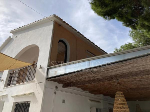 Local en Les Rotes/Las Rotas