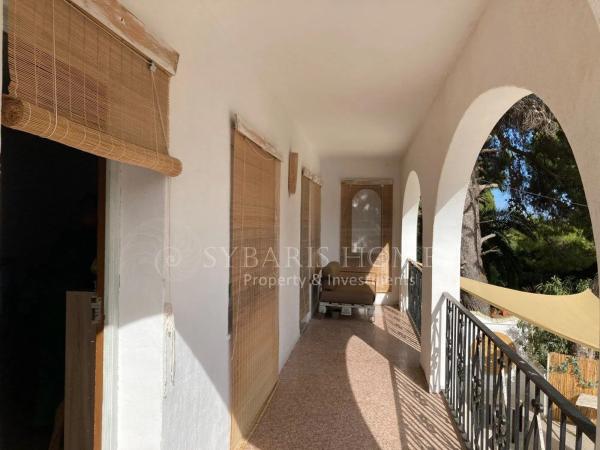 Local en Les Rotes/Las Rotas