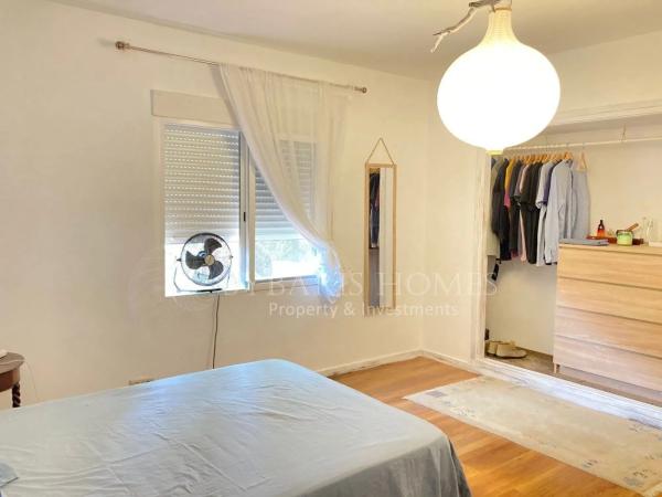 Local en Les Rotes/Las Rotas