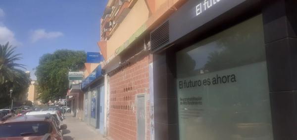 Local en paseo del Saladar, 1