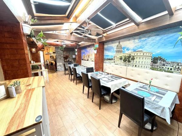 Local en calle de Loreto, 24