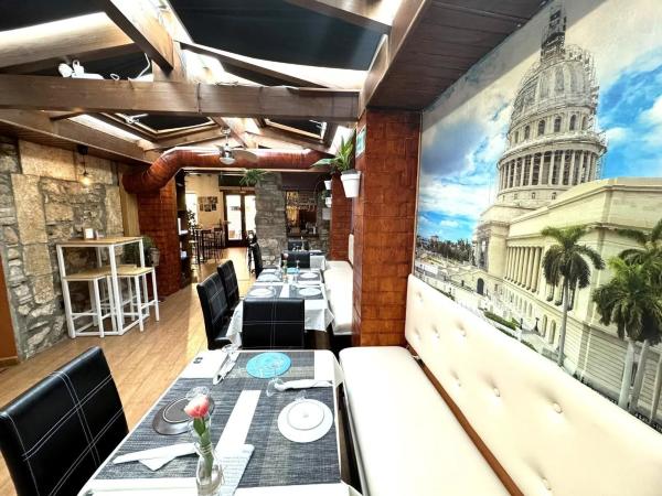 Local en calle de Loreto, 24