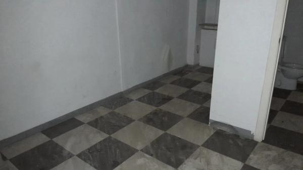 Local en paseo del Saladar, 1