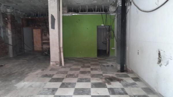 Local en paseo del Saladar, 1