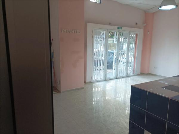 Local en Juan Botella, 3