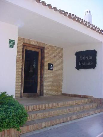 Local en Barrio Les Bovetes-La Felicidad