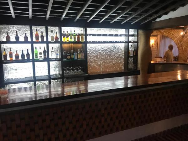 Local en Barrio Les Bovetes-La Felicidad