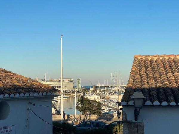 Local en plaza la creu s/n