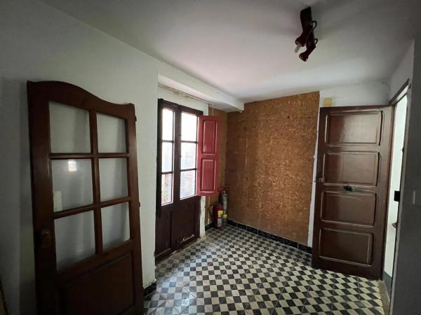 Local en plaza la creu s/n