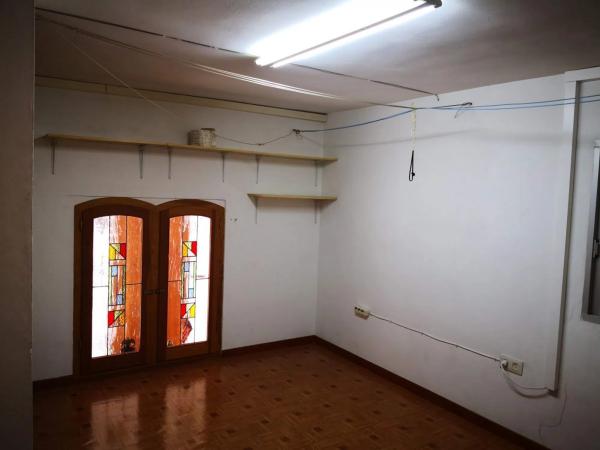 Local en avenida del Montgó