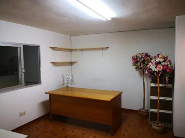 Local en avenida del Montgó