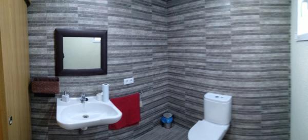 Local en calle de los Reyes Católicos, 10