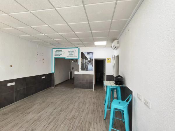 Local en calle de los Reyes Católicos, 10